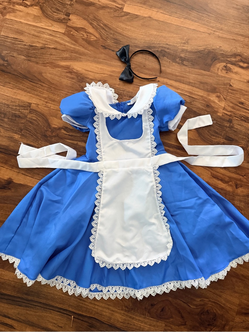 Blue & White Girls' Classic Alice-Style Costume with Headband